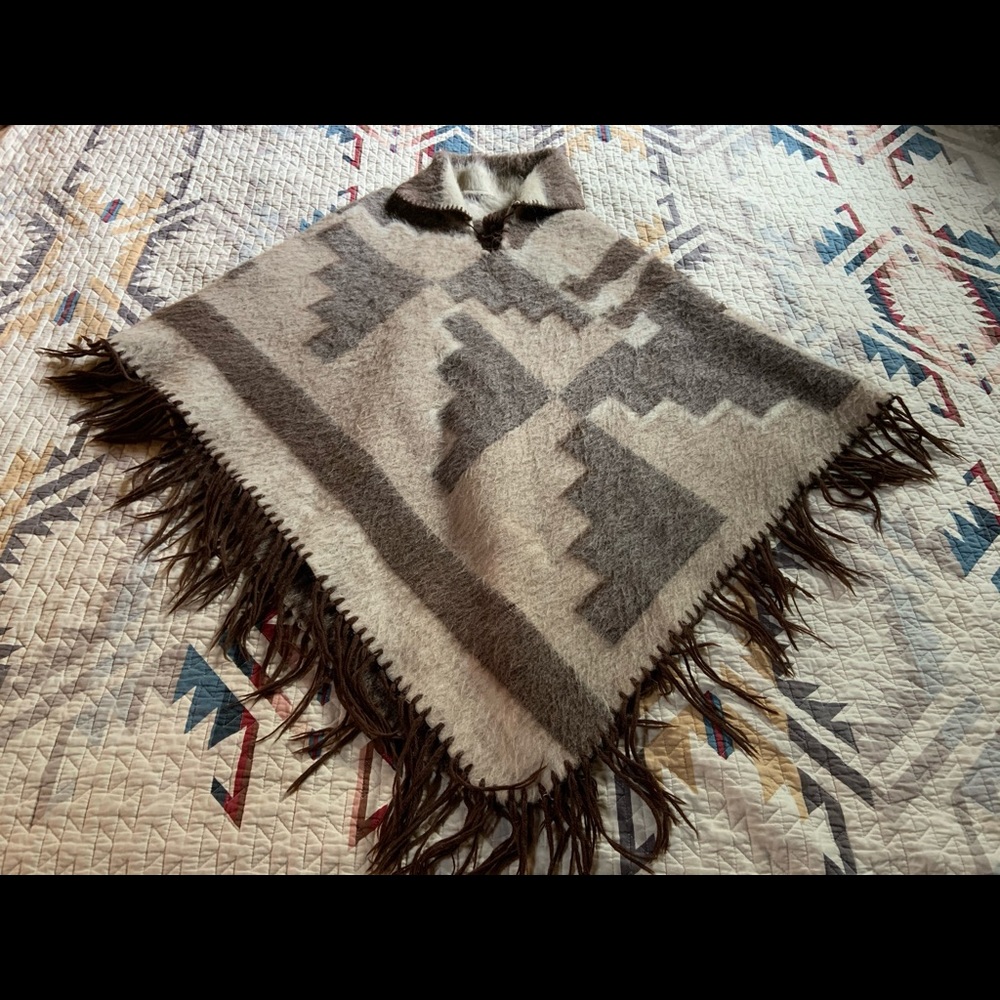 Large Alpaca Wool Poncho w/ collar